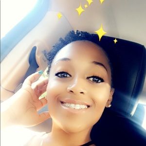 Meet your Posher, Carli